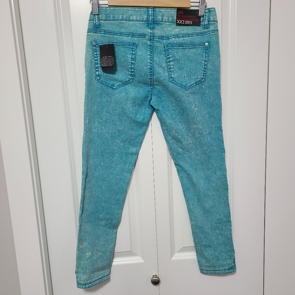 New! F21 Premium Denim - Picture 4 of 9